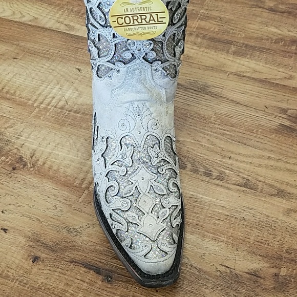 Corral Booties! - Picture 2 of 4